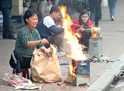 Ngăn ngừa và hạn chế nạn đốt vàng mã tràn lan